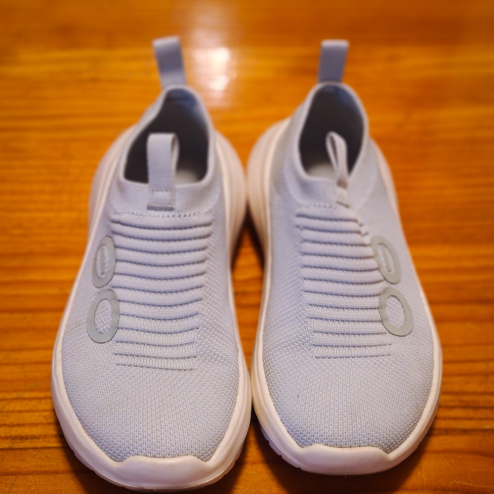 OOFOS Light Blue Slip-On OH-MY shoes, Size 6.5